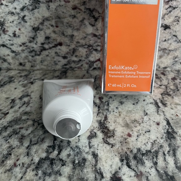 KATE Somerville Exfolikate - Picture 3 of 3